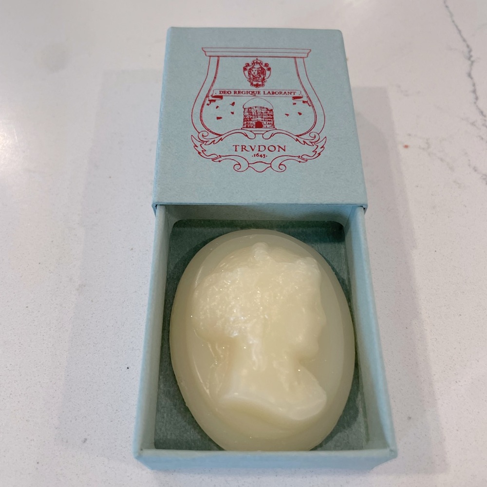 Trudon Bayonne Candle Wax Cameo Melt- brand new, never melted
